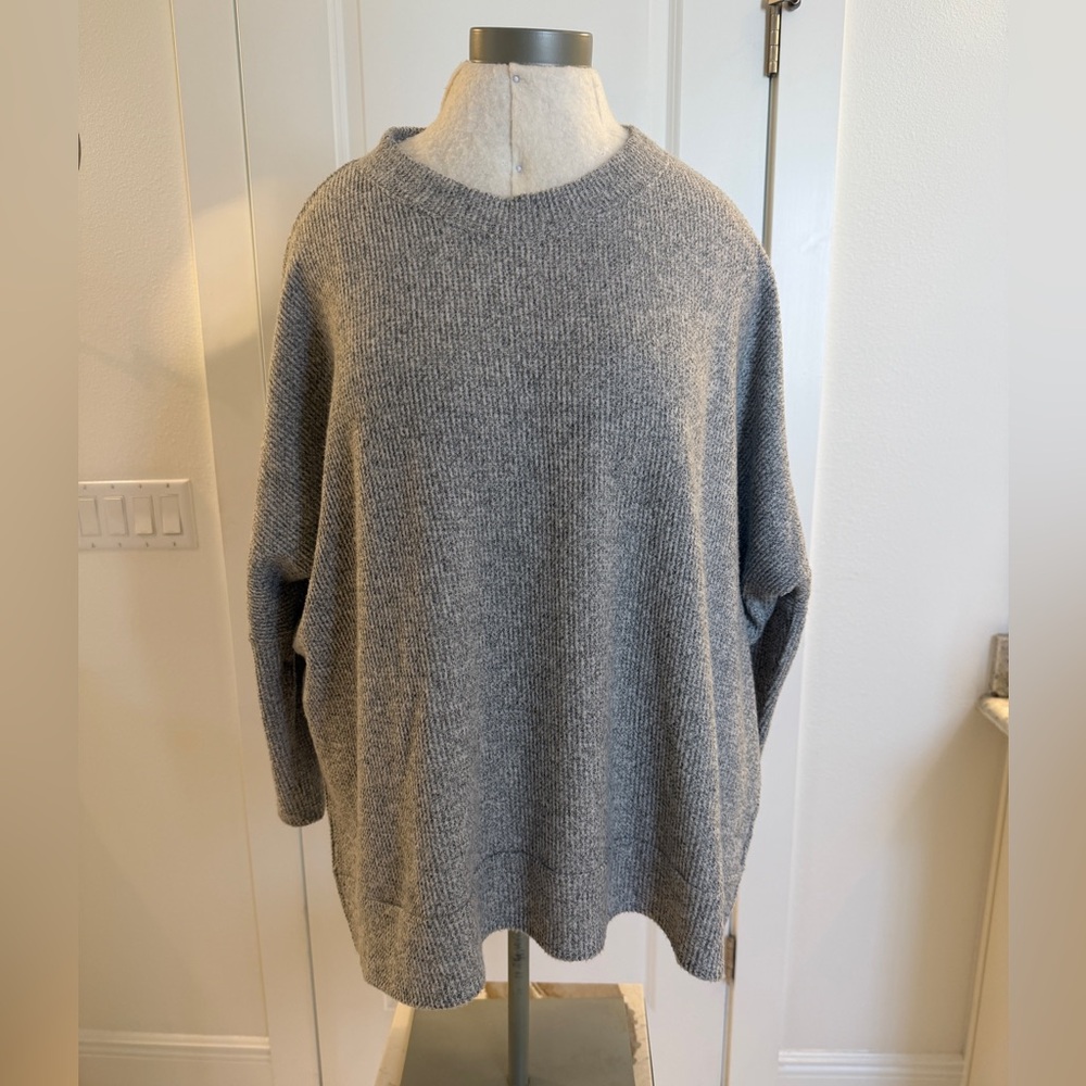 Talulah - Cozy Oversized Gray Knit Sweater with Dolman Sleeves. Size M - Picture 3 of 12